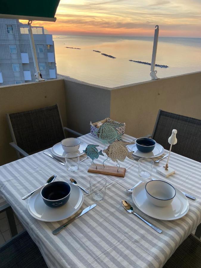 Ferienwohnung Tramonto In Baia Pesaro Exterior foto