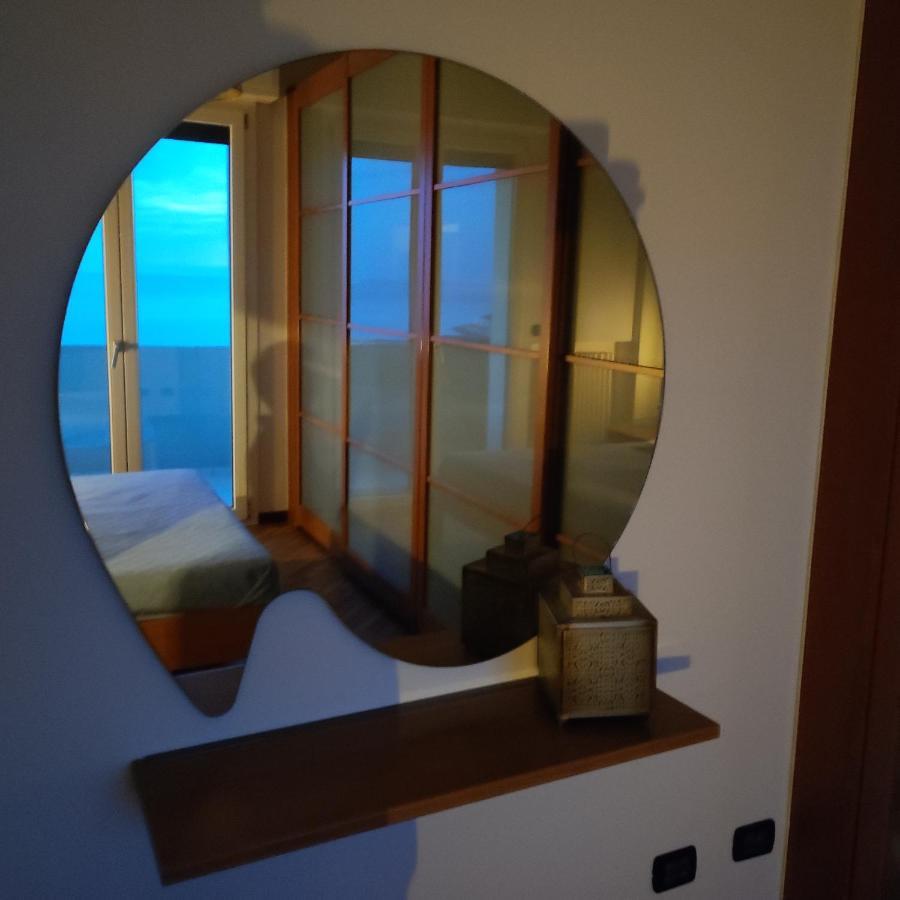 Ferienwohnung Tramonto In Baia Pesaro Exterior foto